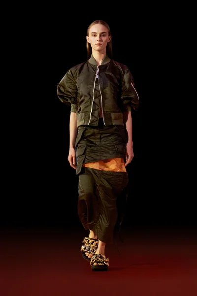 Look 28